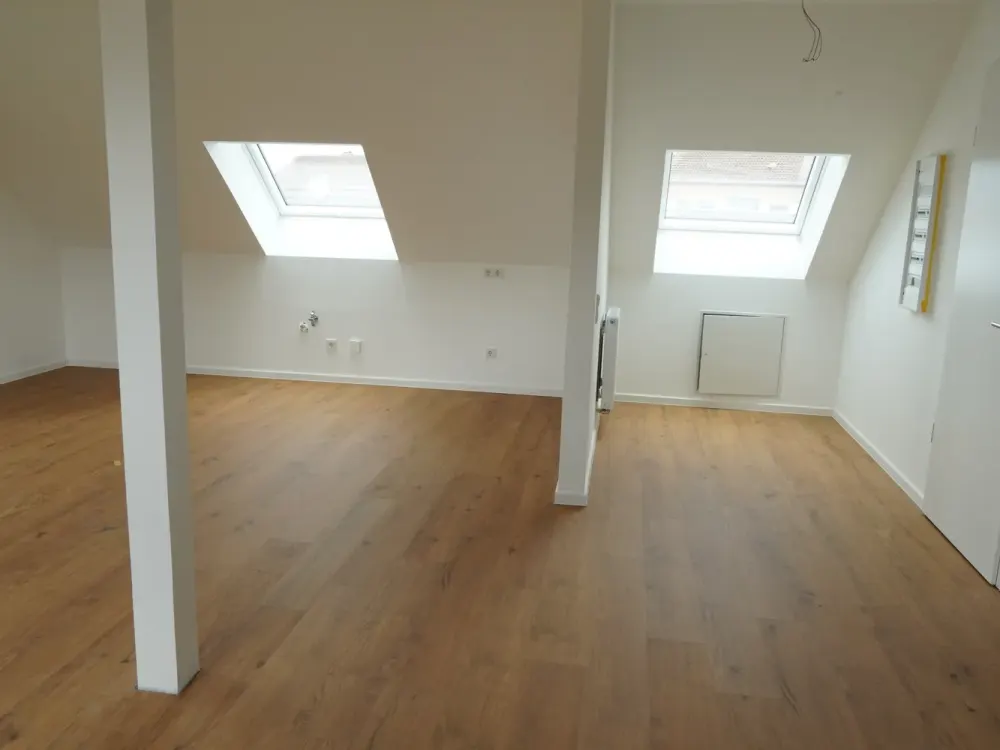 First Occupancy, Spacious 4-Room Attic Apartment (Air Conditioning), Loggia, Dortmund