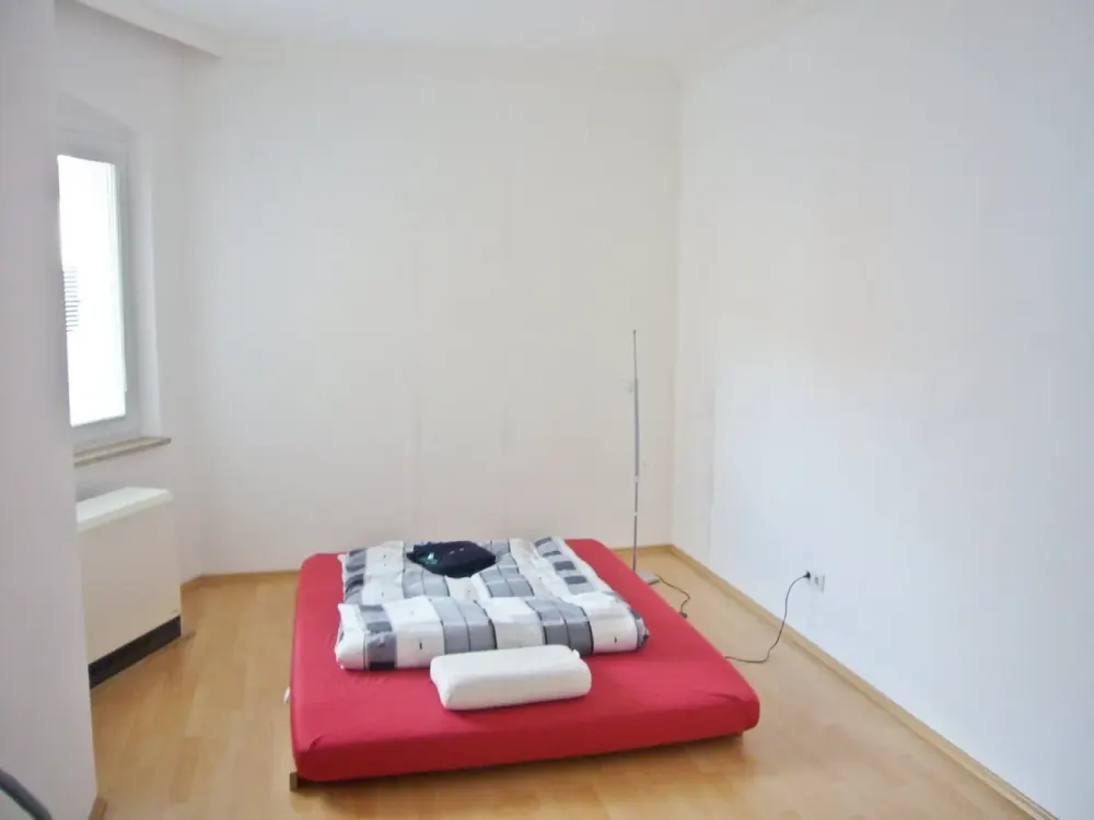 Ideal für 1-2 Personen: Gepflegte 2 1/2-Zi-Wohnung Südstadt ohne Balkon/ohne Lift im 3. OG
