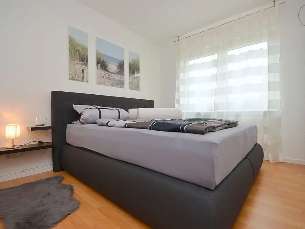 Tolle und modern möblierte Wohnung mit Internet und Terrasse in Gerlingen