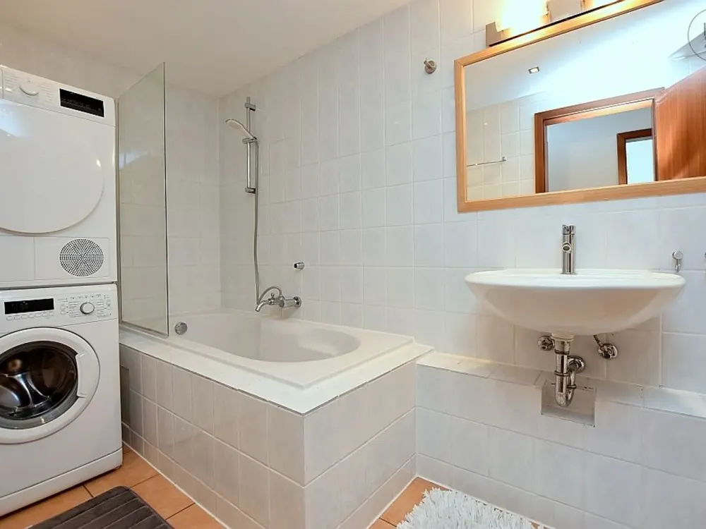 Tolle und modern möblierte Wohnung mit Internet und Terrasse in Gerlingen