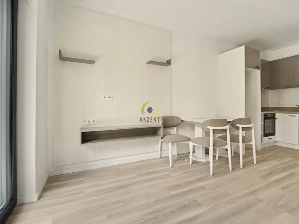 Erstbezug - Stilvolle 2-Zimmer-Neubauwohnung mit Balkon, EBK & Möblierung - Direkt am S-Bahnhof