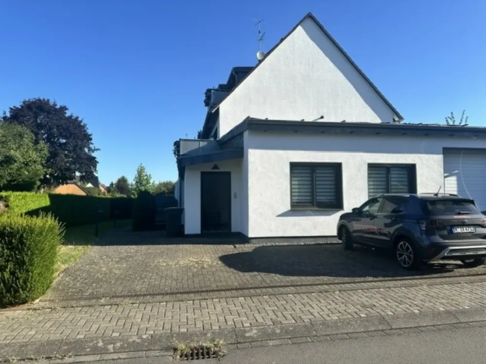 Großzügige Einzimmerwohnung mit separatem Eingang für Singles!