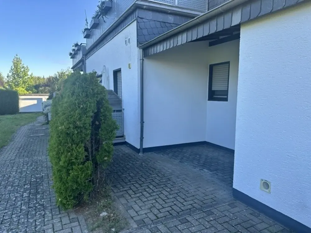 Großzügige Einzimmerwohnung mit separatem Eingang für Singles!