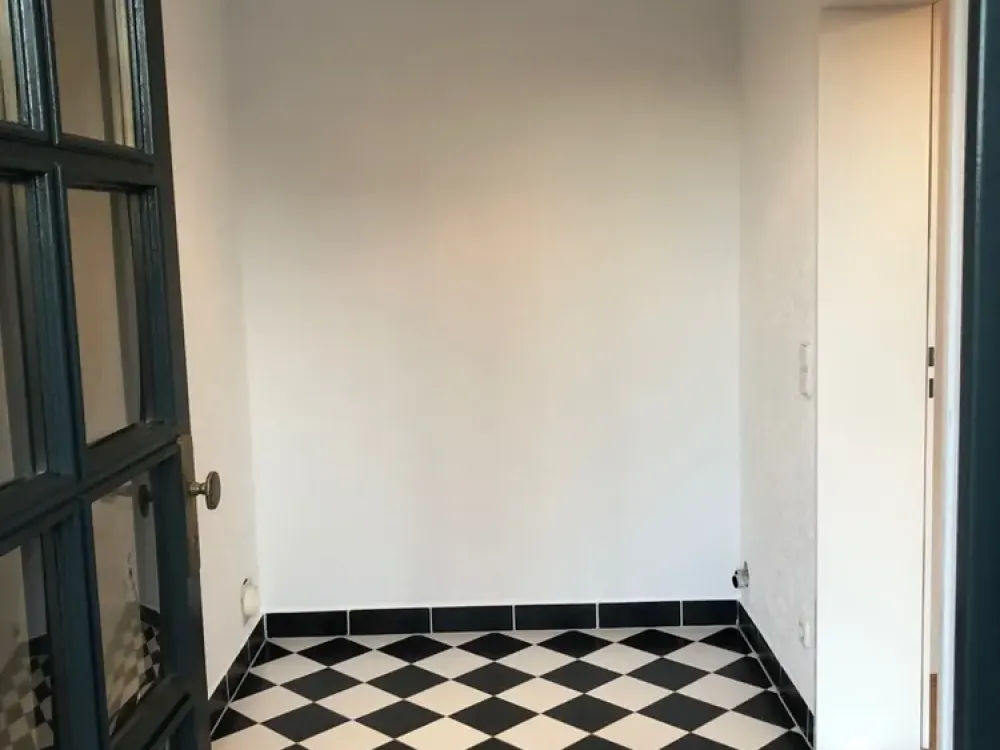 Großzügige Einzimmerwohnung mit separatem Eingang für Singles!