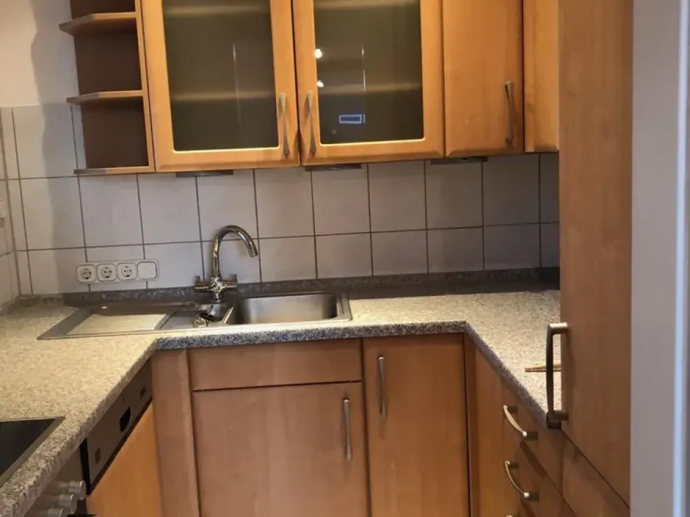 Großzügige Einzimmerwohnung mit separatem Eingang für Singles!
