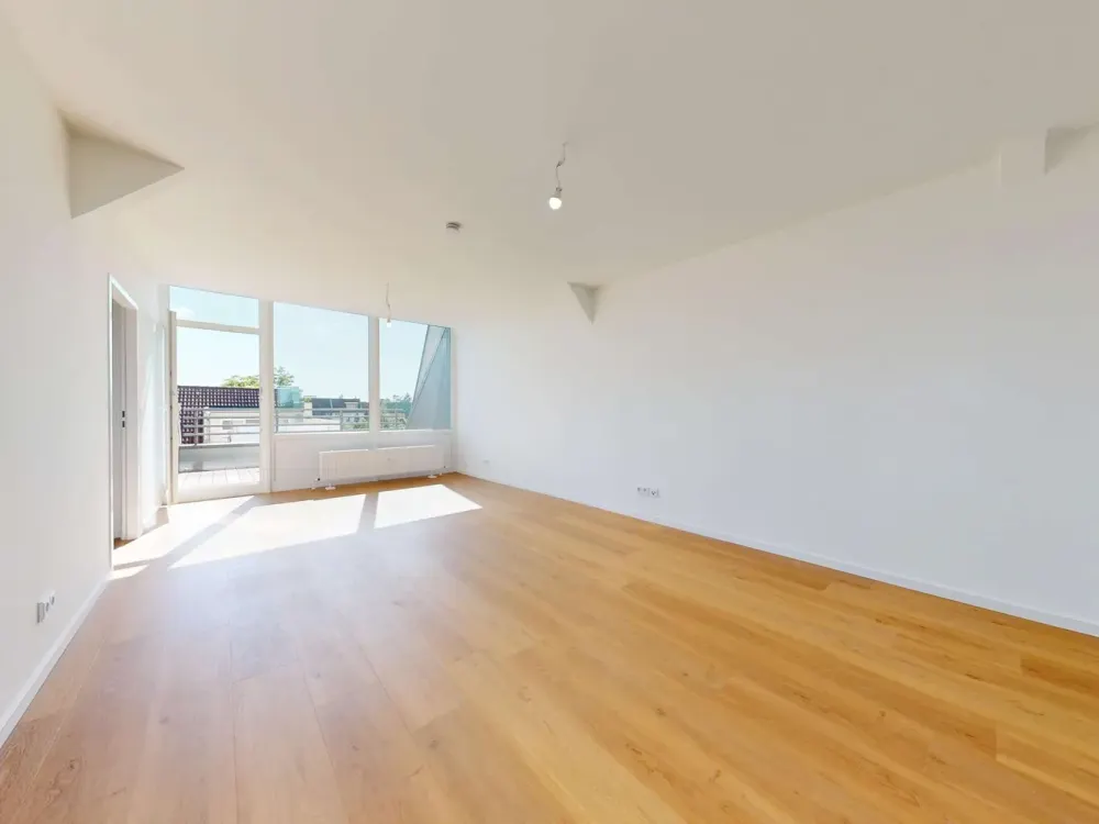 Über den Dächern Reinickendorfs in frisch sanierter Wohnung mit Dachterrasse & 2 großzügigen Zimmern