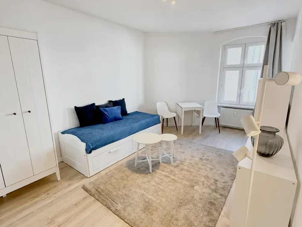 Einziehen & Ankommen: Möbliertes Studio im historischen Berliner Altbau // Move-In Ready Studio