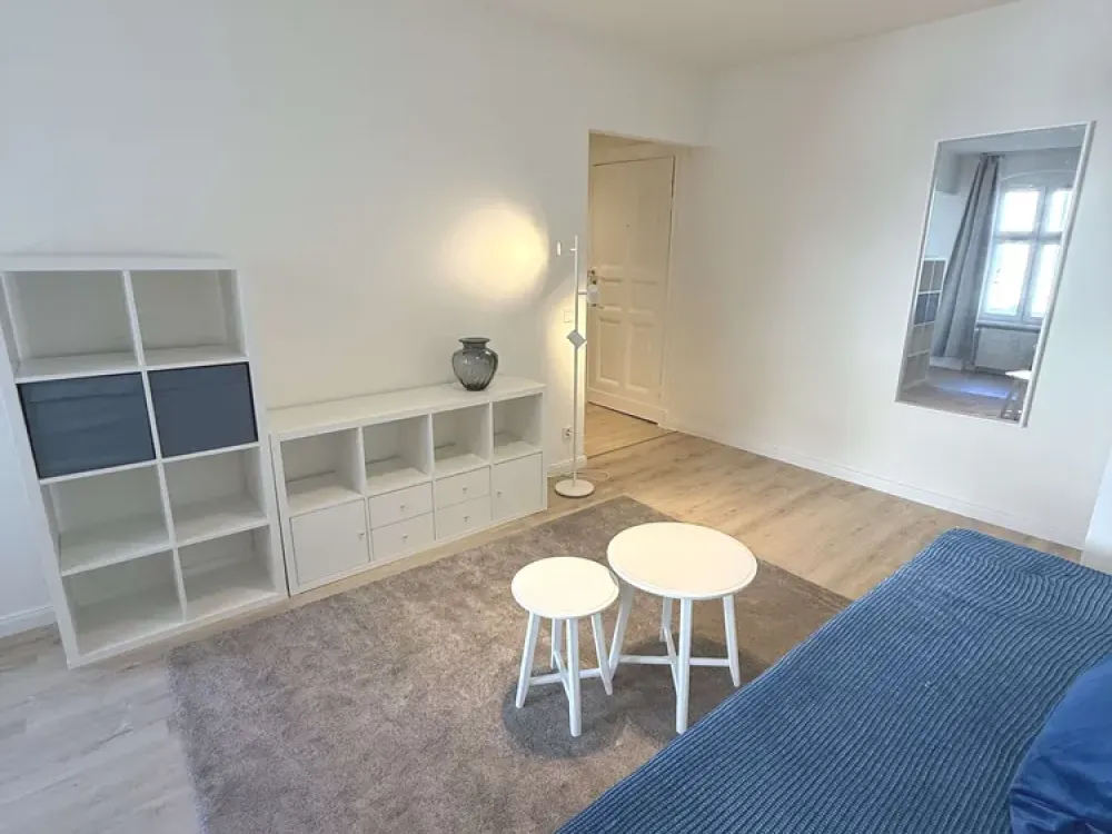 Einziehen & Ankommen: Möbliertes Studio im historischen Berliner Altbau // Move-In Ready Studio