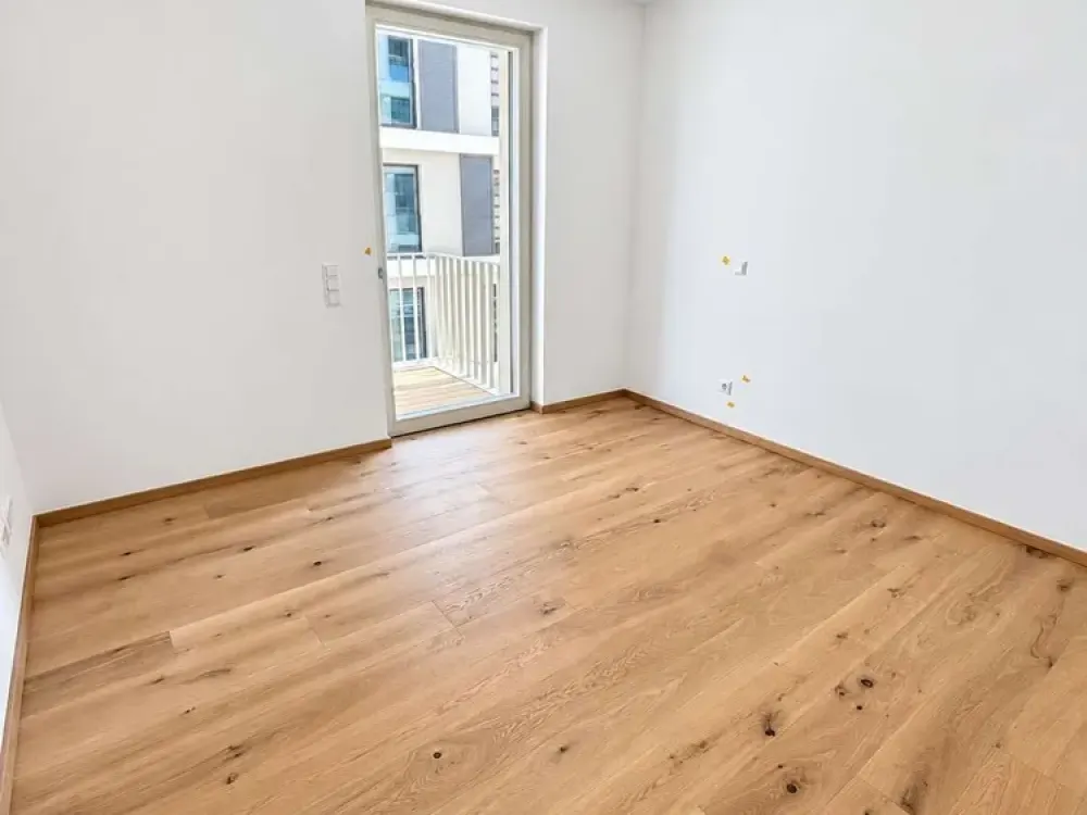 First-time occupancy apartment with balcony & shower bathroom in barrier-free new building, fitted kitchen on request