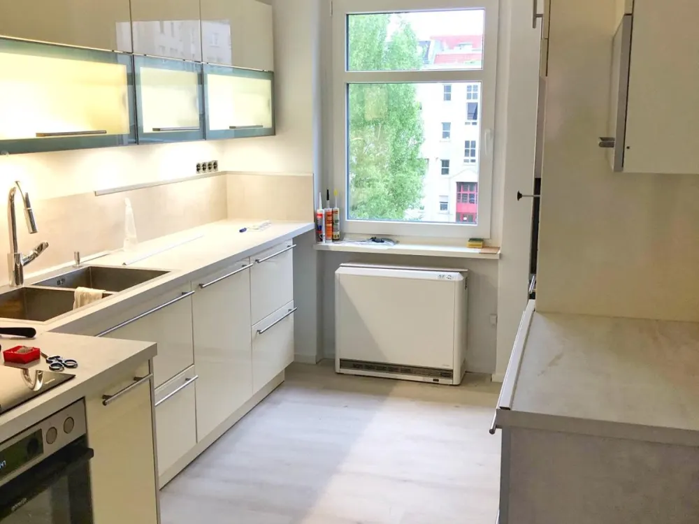 Schönes Zimmer (25 qm) an Frau in Berlin Spandau zu vermieten