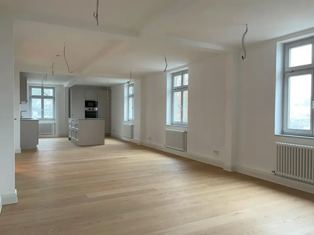 EXCLUSIVE LIVING WITH FLAIR IN THE HEART OF THE CITY