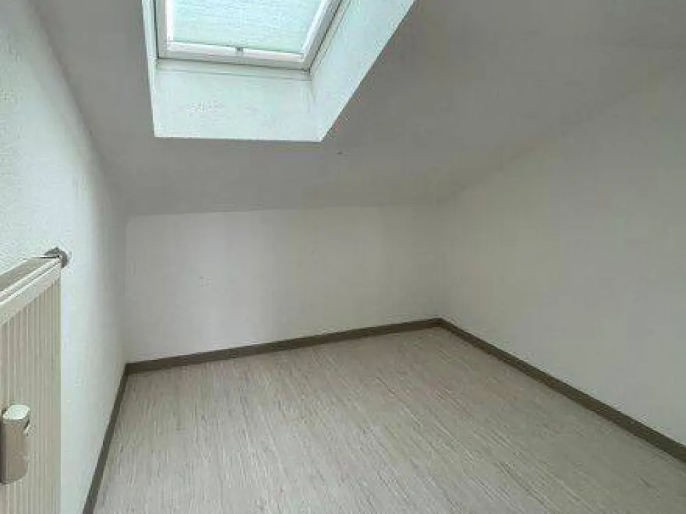 Bright 2-Room Apartment with Roof Terrace in a Quiet and Green Residential Area!