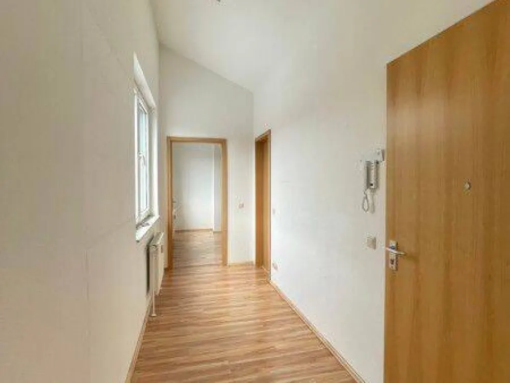 Bright 2-Room Apartment with Roof Terrace in a Quiet and Green Residential Area!
