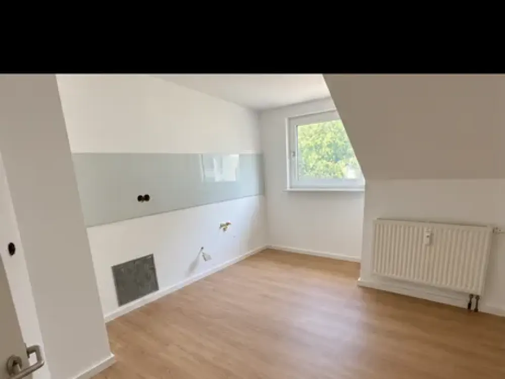 Sanierte Wohnung in Neubau Qualität : 2-Zimmer-Dachgeschosswohnung in Dortmund-Brechten