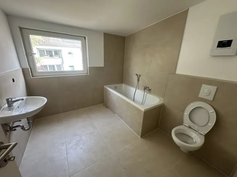 Sanierte Wohnung in Neubau Qualität : 2-Zimmer-Dachgeschosswohnung in Dortmund-Brechten
