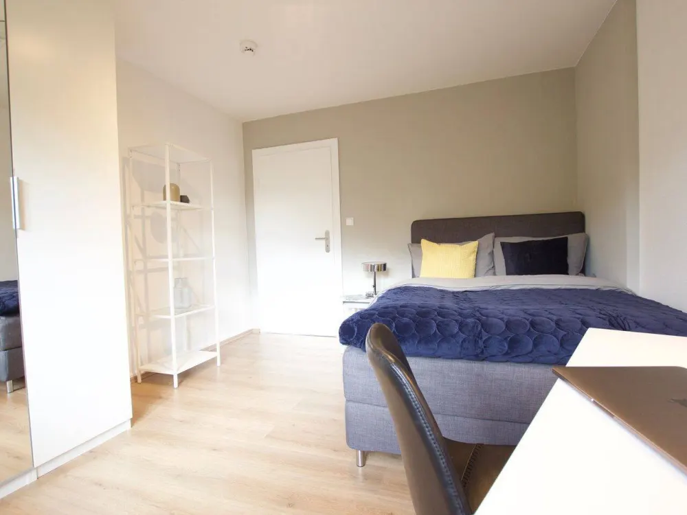 FFM Nordend - Möblierte 3-Zimmer Wohnung, 65m2 + 10m2 /WG möglich