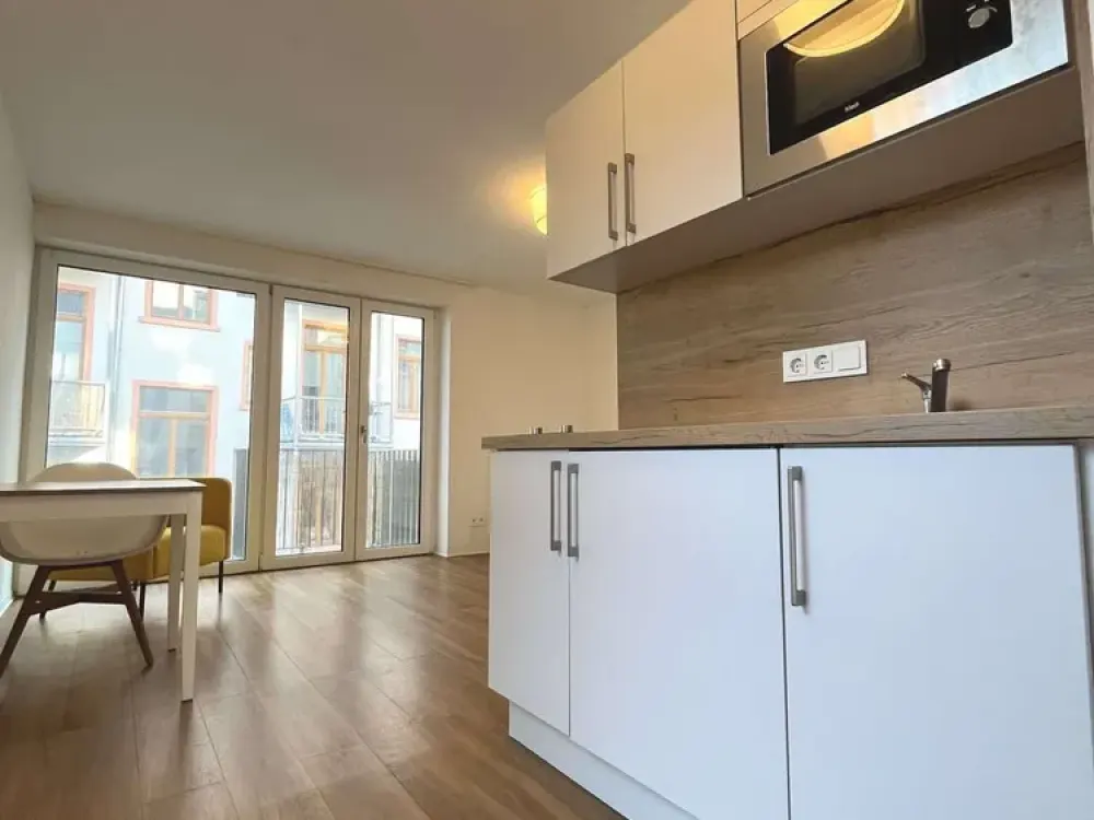 Studentenapartment mit Balkon, Küchenzeile, Baujahr 2020 - ab November