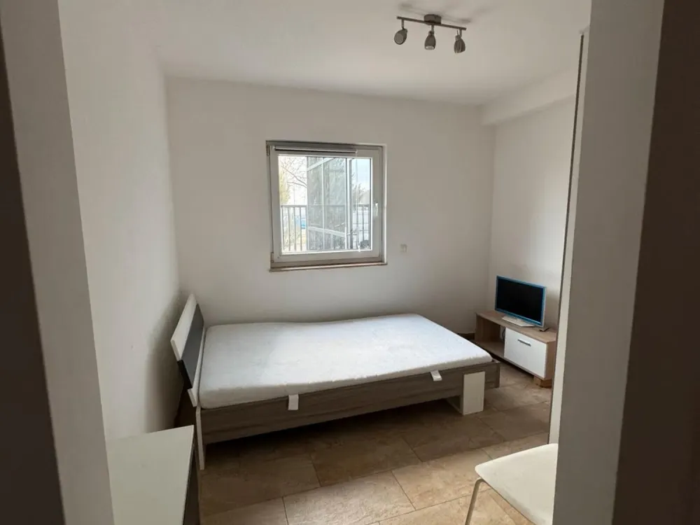 1-Zimmer-Wohnung ca. 20 m2 mit eigenem Badezimmer
