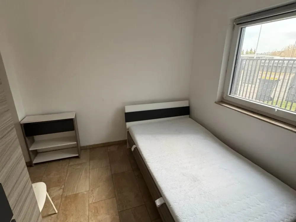 1-Zimmer-Wohnung ca. 20 m2 mit eigenem Badezimmer