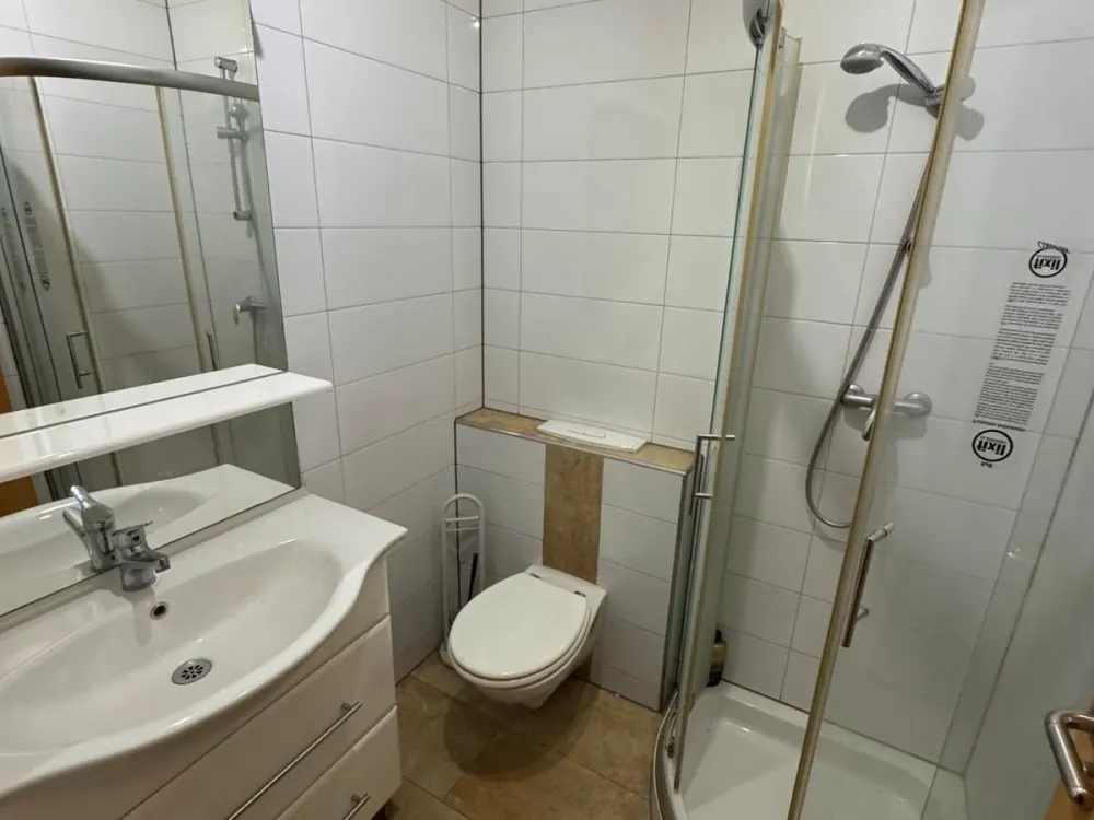 1-Zimmer-Wohnung ca. 20 m2 mit eigenem Badezimmer