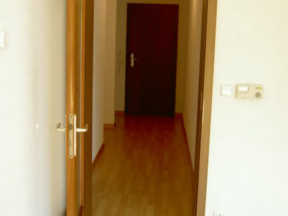 Sonnige, großzügige 2-Zi.Wohnung mit Einbauküche und ca. 23 qm Terrasse Süd/Westseite