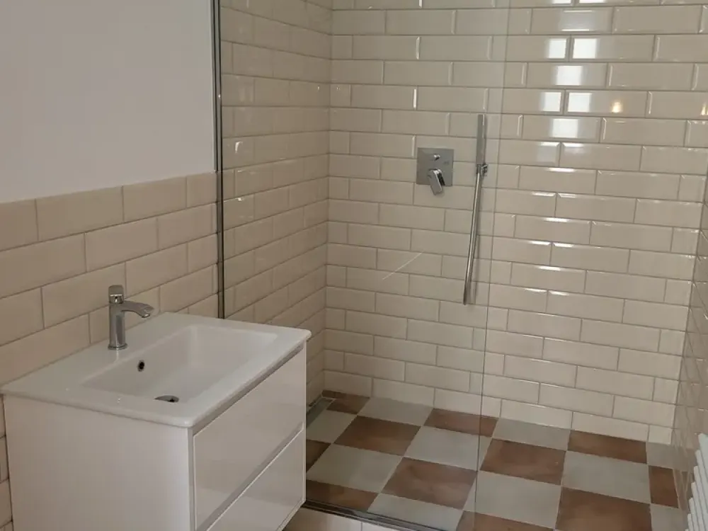 Schöne Altbauwohnung mit hochwertigem Design