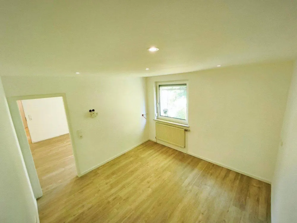 Frisch renovierte 3-Zimmer-Wohnung mit Balkon & Einbauküche