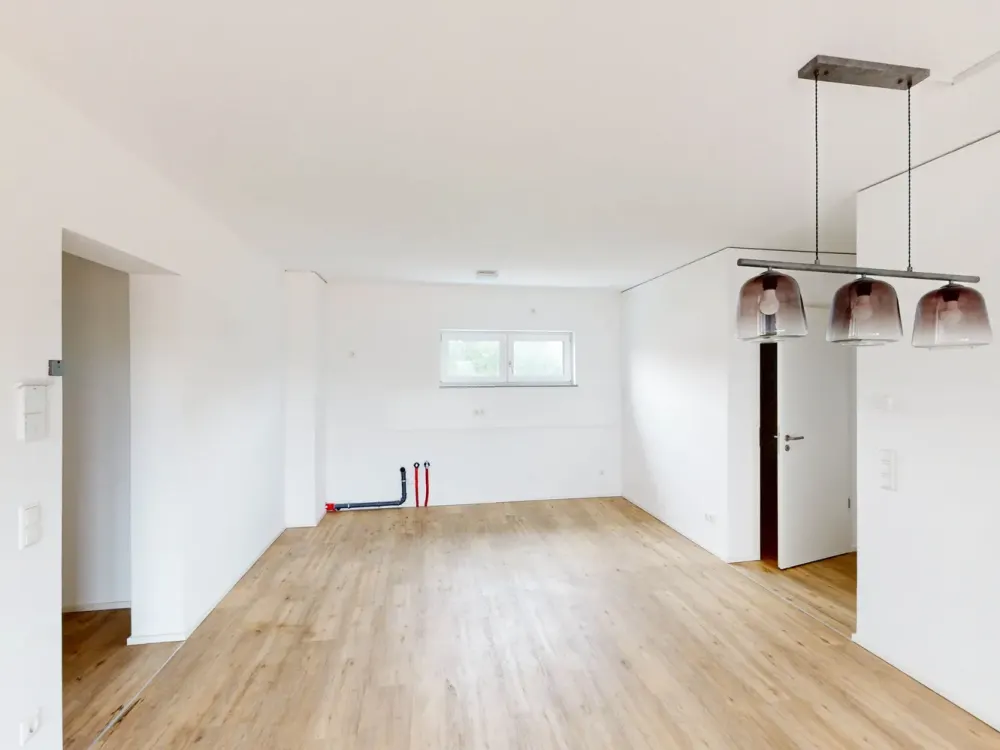 *Including Moving Bonus* For Couples and Young Families: 3 Rooms with Balcony