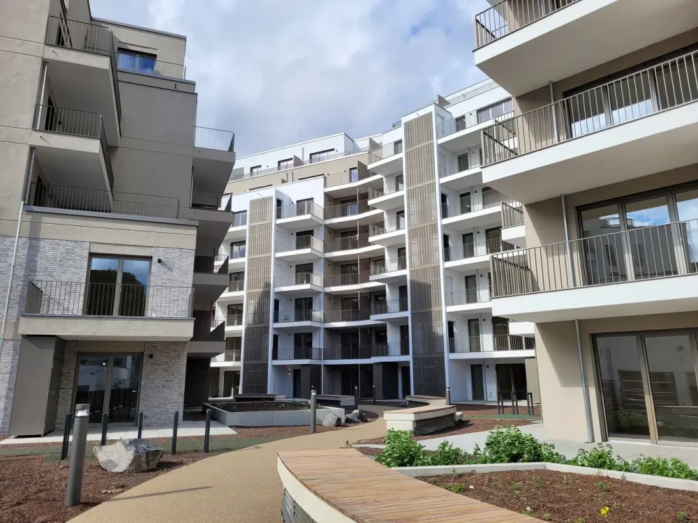 **Exklusive 1-Zimmer-Wohnung**, Frankfurt Ostend nahe EZB, EBK_Parkett_Balkon