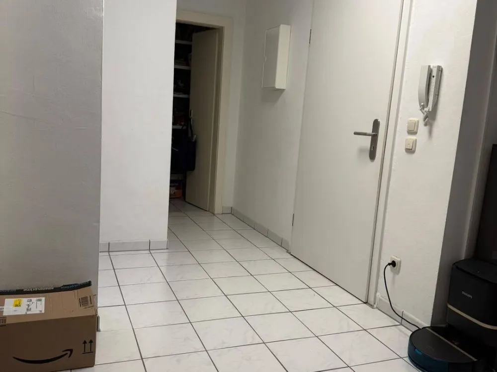 Ideal Location! Nicely Laid Out 3-Room Apartment with Balcony Near Stresemannplatz