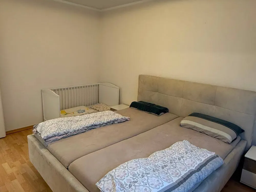Ideal Location! Nicely Laid Out 3-Room Apartment with Balcony Near Stresemannplatz