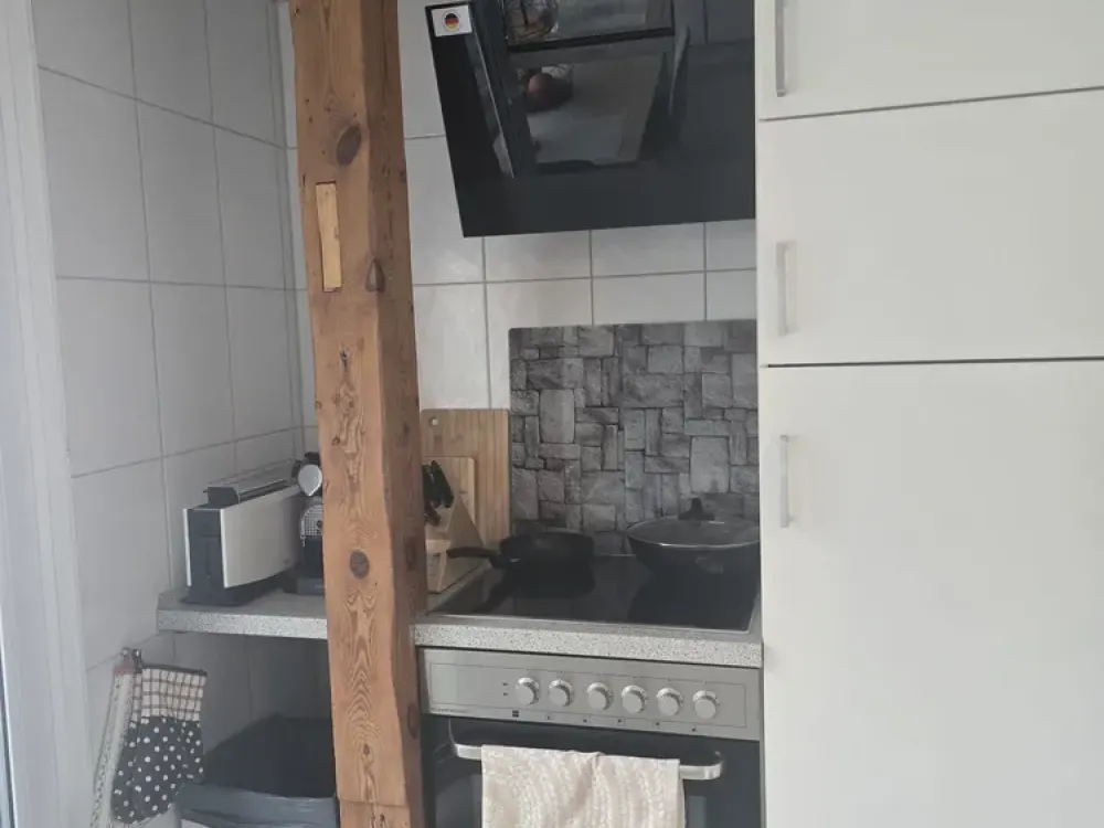 Successor Tenant for 2-Room Apartment with Roof Terrace in Ostend, Near Zeil Wanted