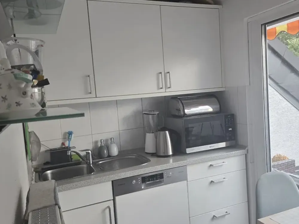 Successor Tenant for 2-Room Apartment with Roof Terrace in Ostend, Near Zeil Wanted