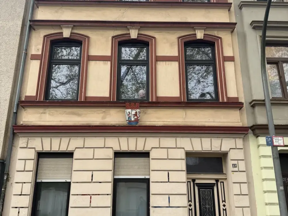 Stylish 2-Room Apartment with Balcony on the 2nd Floor in Köln-Mülheim