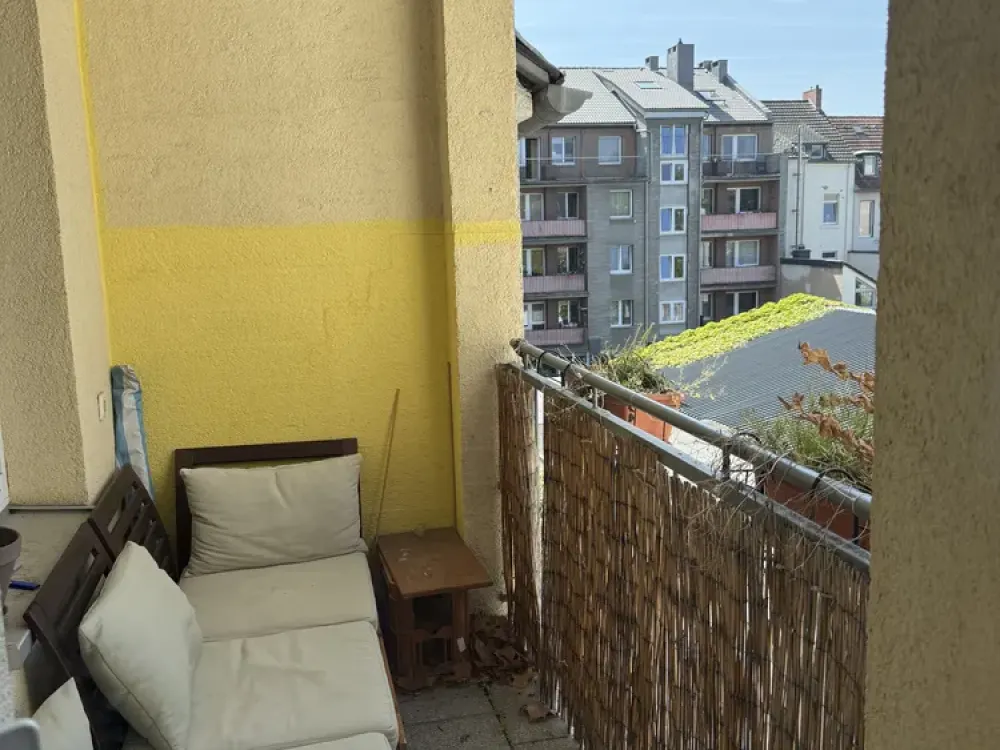 Stylish 2-Room Apartment with Balcony on the 2nd Floor in Köln-Mülheim