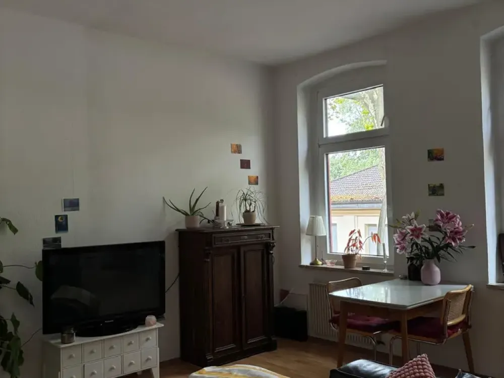 Stylish 2-Room Apartment with Balcony on the 2nd Floor in Köln-Mülheim