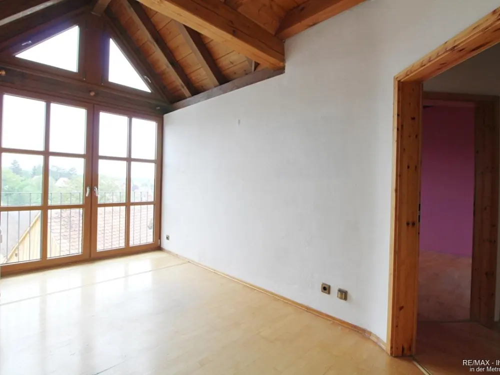 Über den Dächern Roßtals - Großzügige 4,5-Zimmer-Wohnung