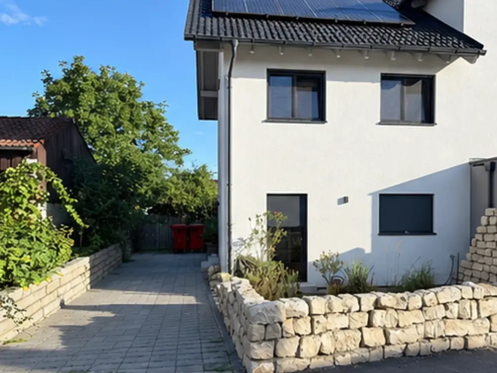 Haushälfte in Traumkulisse mit Südterrasse und 2 Stellplätzen