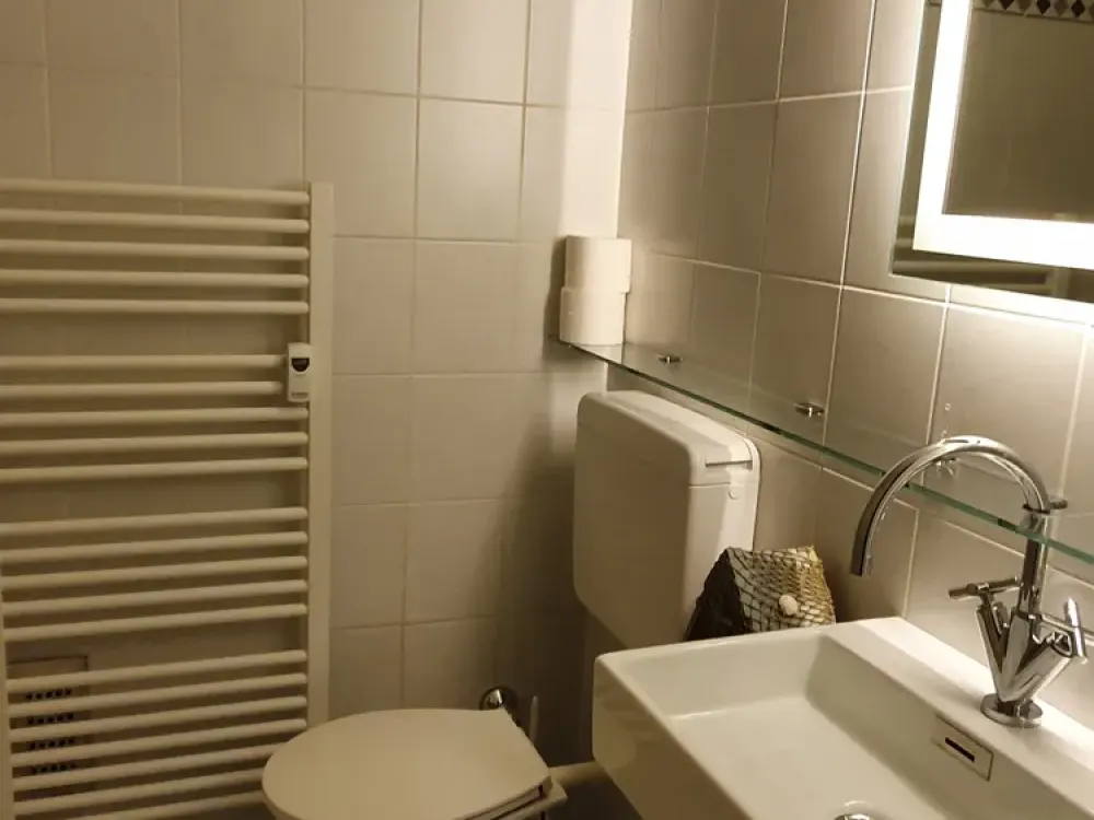 Möblierte 2,5-Zimmer-Wohnung mit Südbalkon nähe Gärtnerplatz