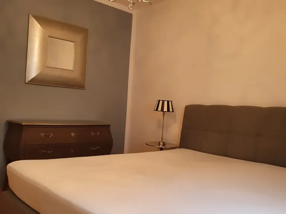 Möblierte 2,5-Zimmer-Wohnung mit Südbalkon nähe Gärtnerplatz