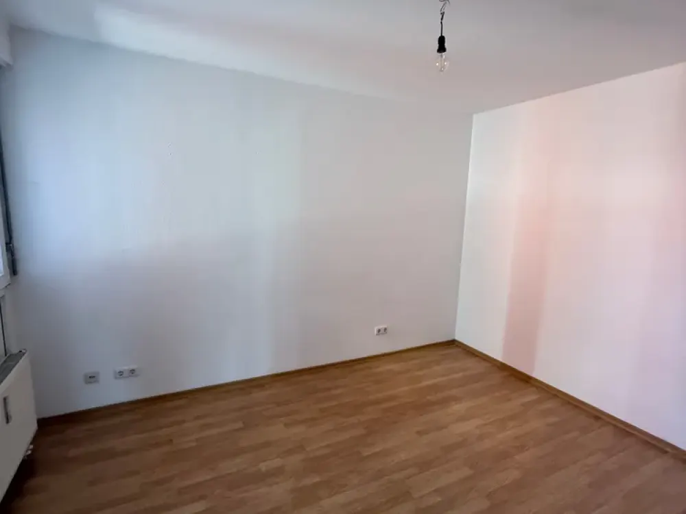 Winter Garden Included: Bright Apartment with Quiet Inner Courtyard Balcony