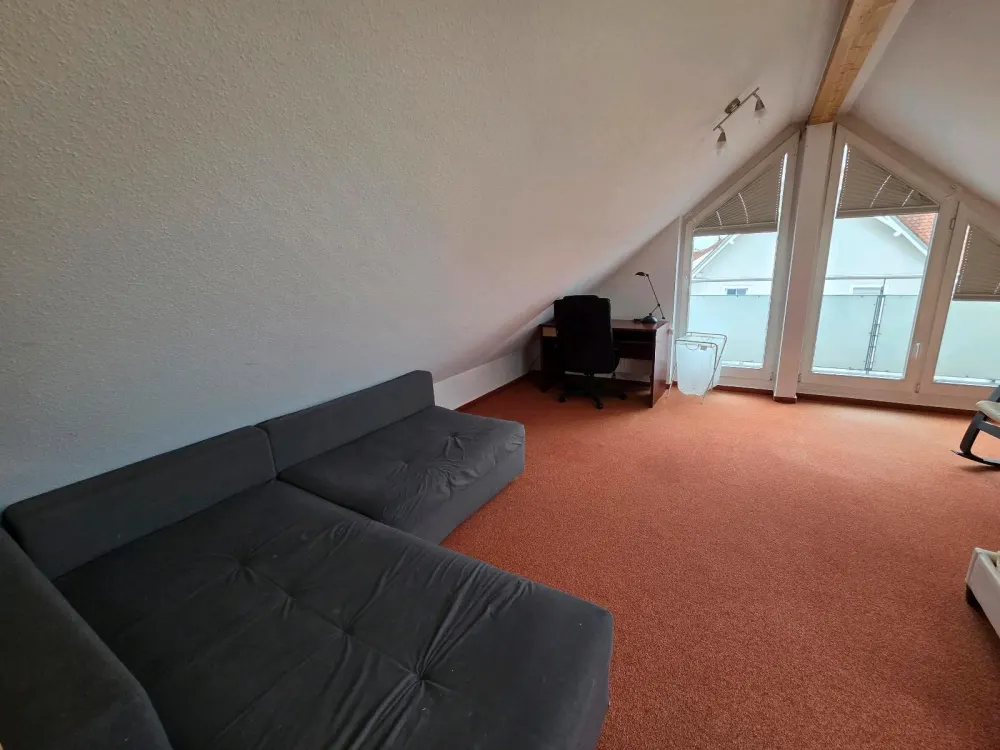 Shared Attic Room for One Female Tenant
