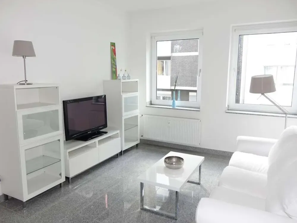 Wohnen mit Charakter: 2-Zimmer-Wohnung in zentraler Lage. Voll möbliert und eingerichtet