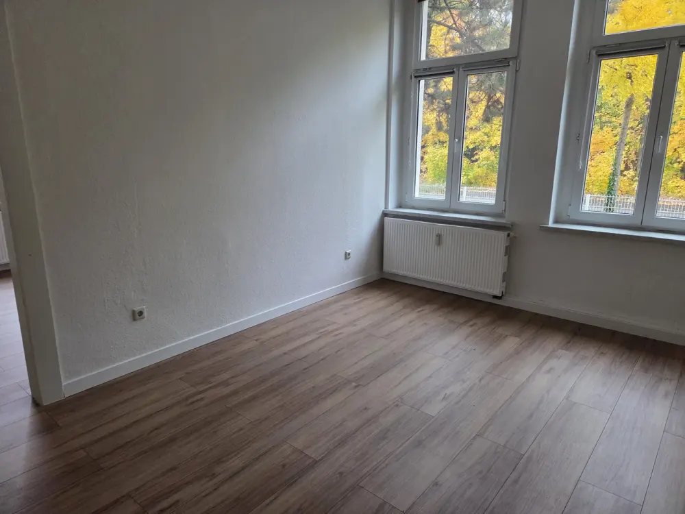 Radebeul: Bright 3-Room Apartment with Plenty of Space