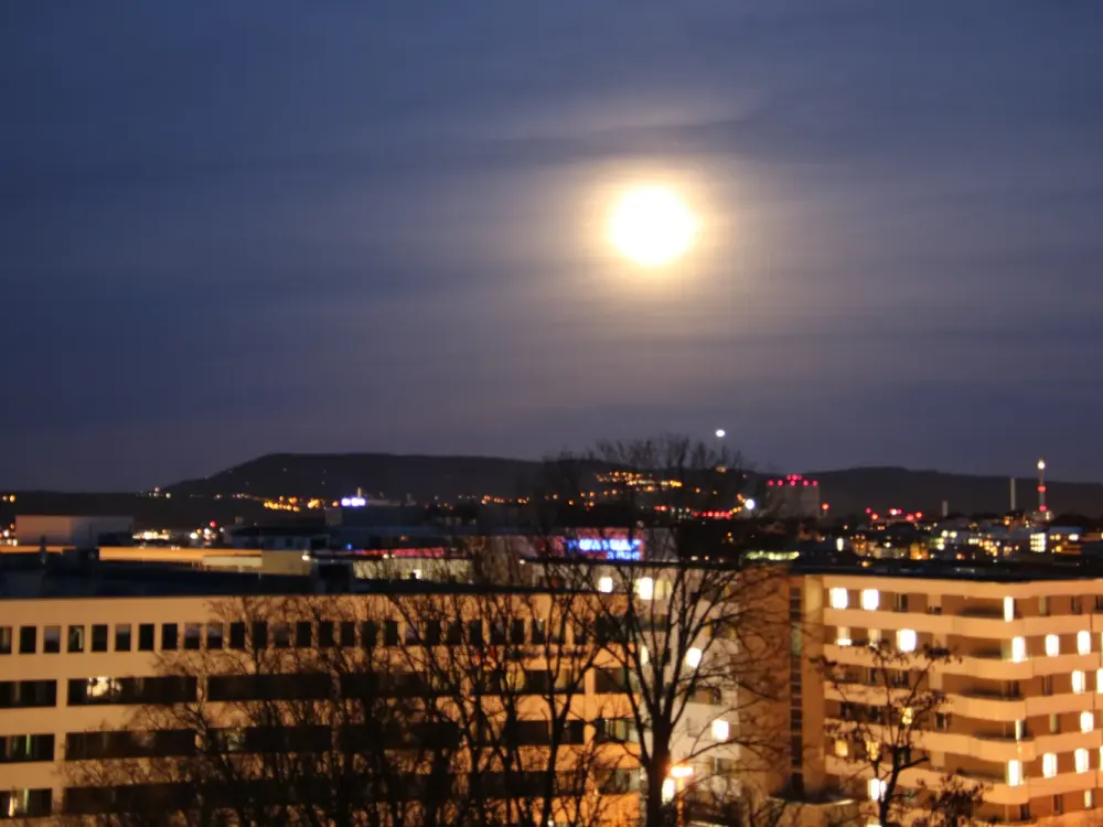 Luxuriöses Penthouse mit großer Dachterrasse und Blick über die Stadt in Stuttgart Nord