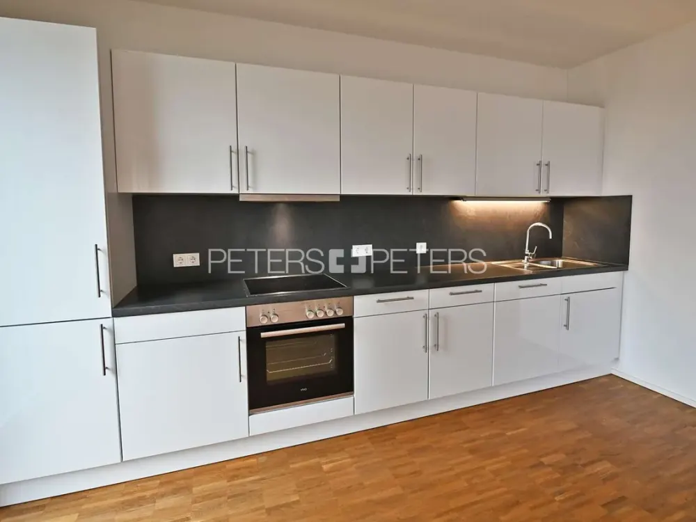 + Großzügige 2-Zimmer-Wohnung mit Balkon +