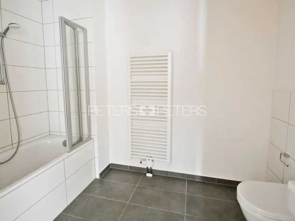 + Großzügige 2-Zimmer-Wohnung mit Balkon +