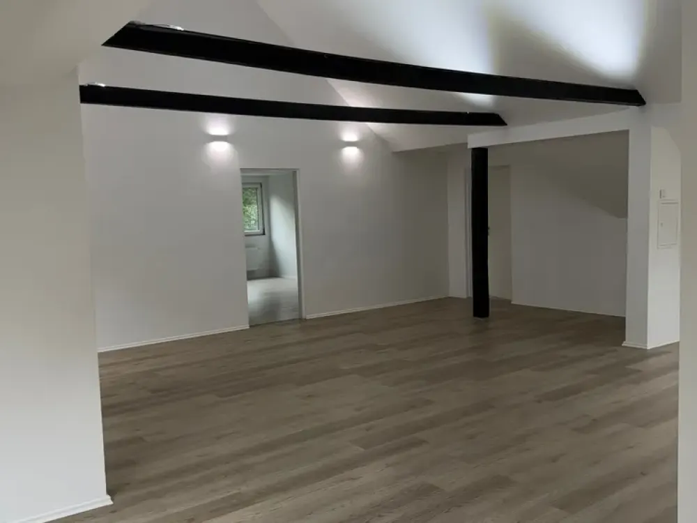 Lots of space in this 3-room attic apartment (with air conditioning) in Haan in the middle of greenery!