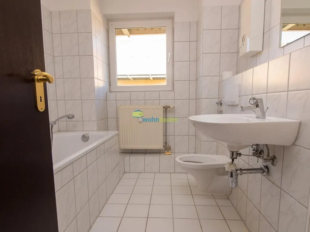 Burghausen: Tolle 1 Zimmer Wohnung in ruhiger Lage mit Balkon, Tageslichtbad! - ab 01.11.2026