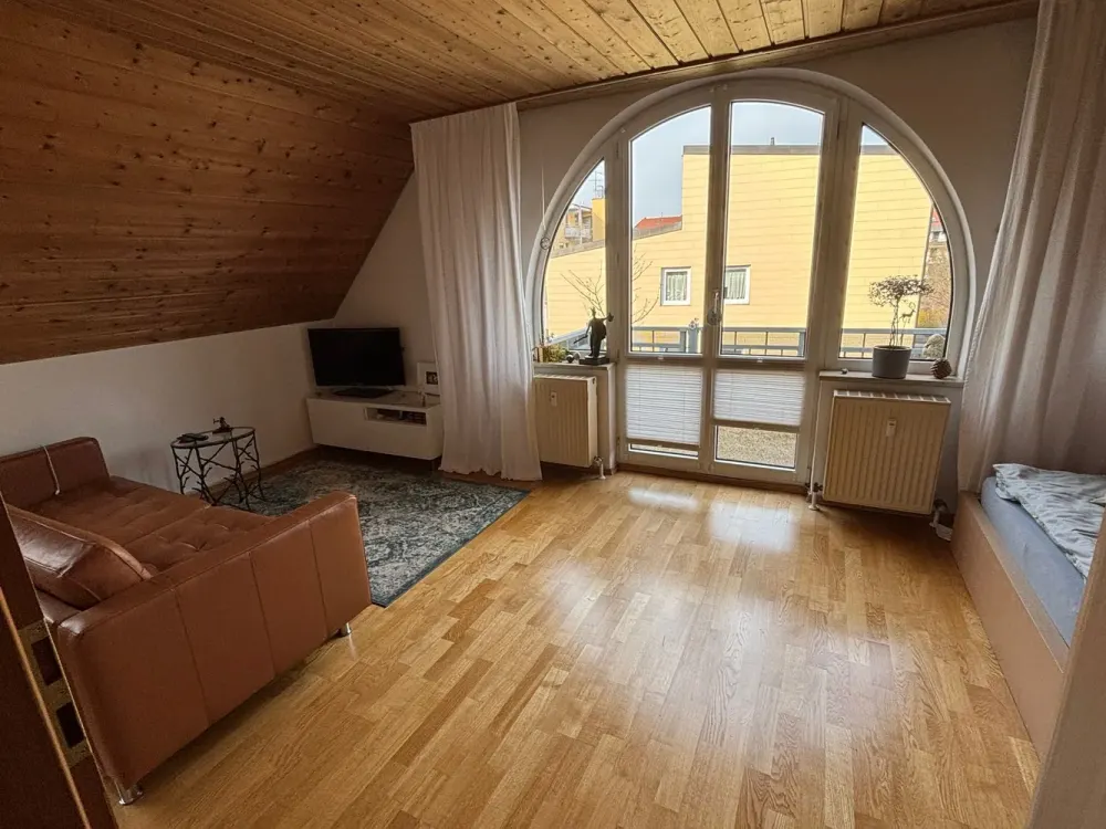 Dachgeschosswohnung in ruhiger und zentraler Lage